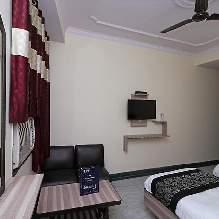 Oyo Hotel Silver Shine Near Gurudwara Shri Bangla Sahib Nueva Delhi Exterior foto